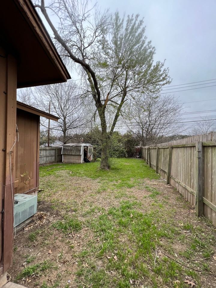 7601 St. Amant - A - Photo 3 of 18