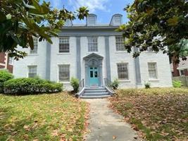 featured image of 128 Stonewall St