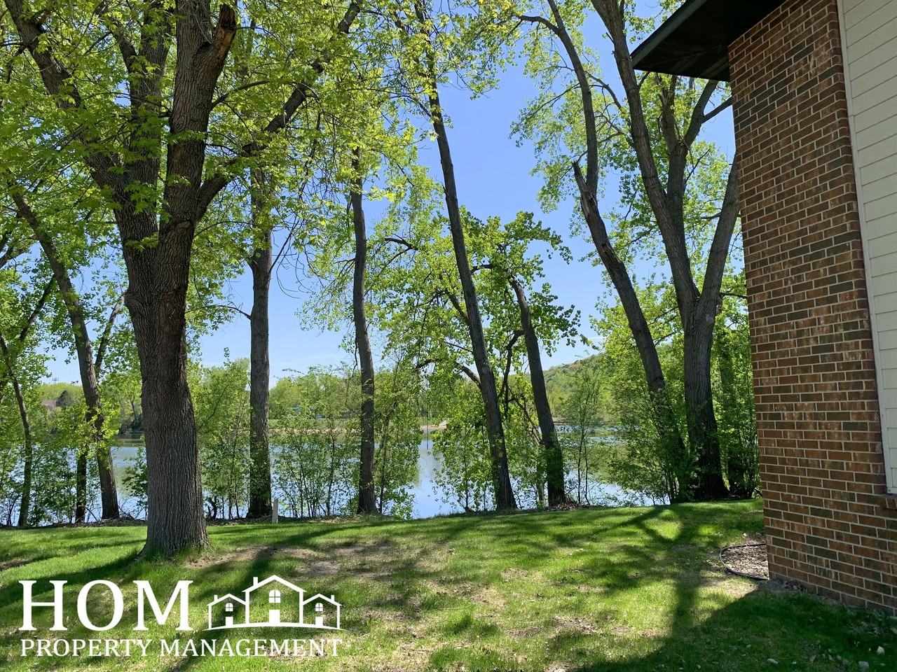 111 West Lind Street - Photo 2 of 16