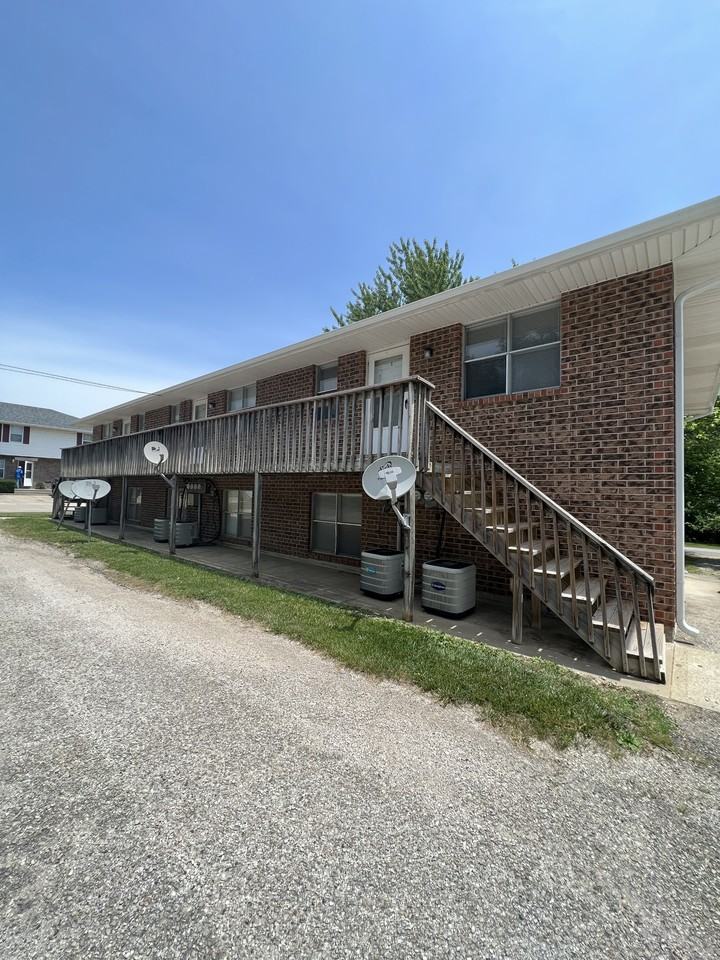 622 Lakeview Street - Photo 2 of 19