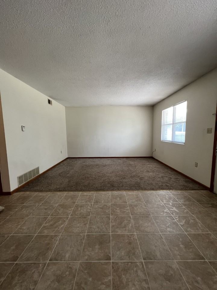 622 Lakeview Street - Photo 4 of 19