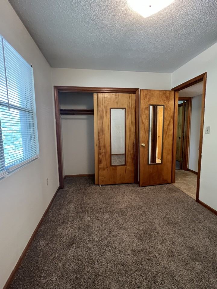 622 Lakeview Street - Photo 5 of 19