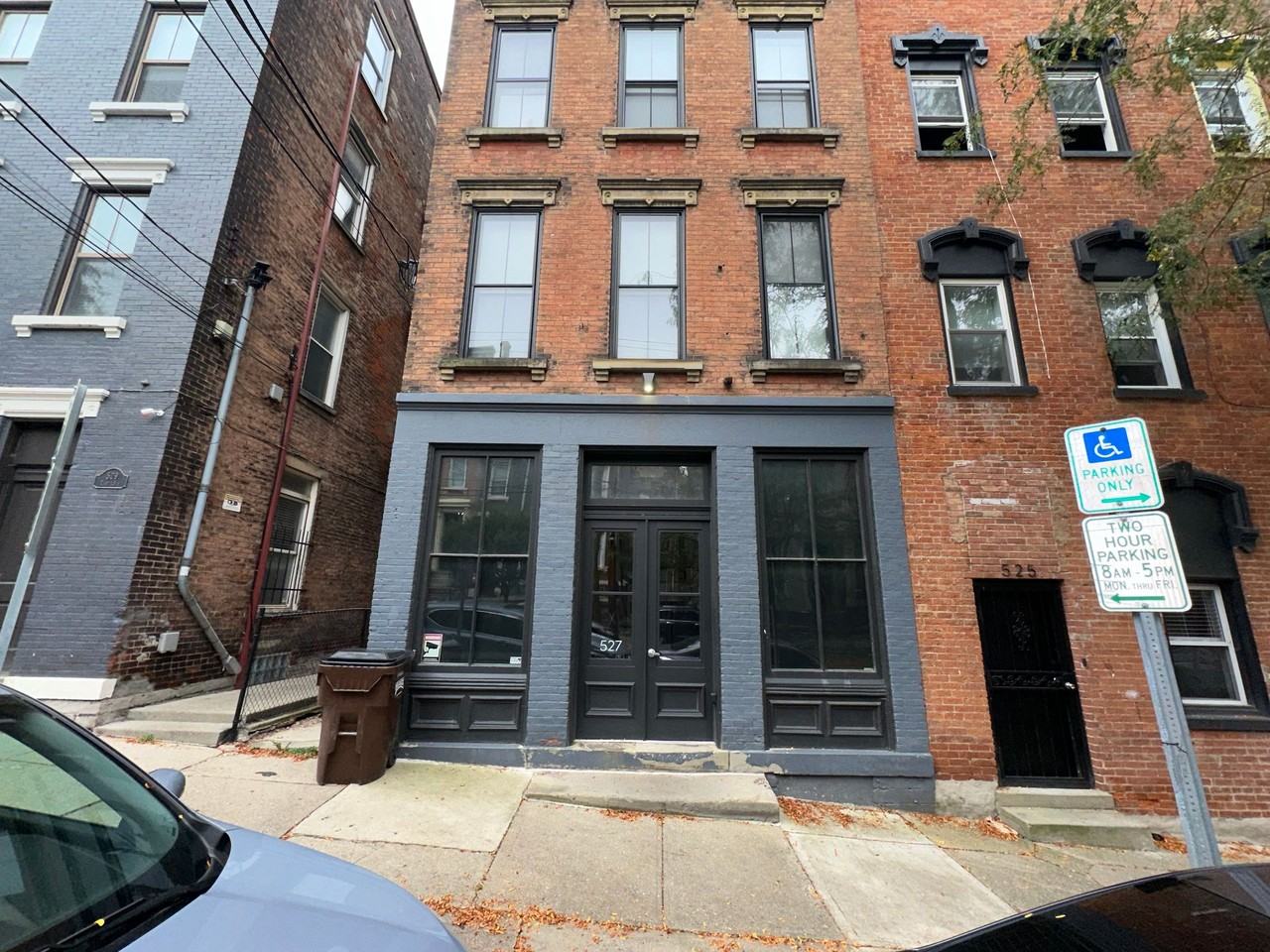 527 E 13th - Photo 2 of 4