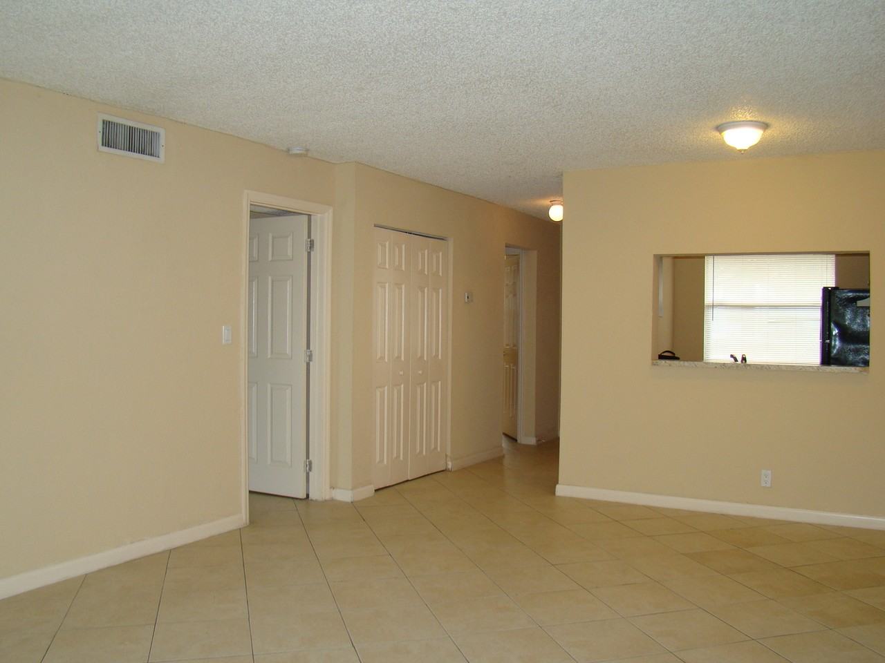 11559 Nw 45th St - Photo 3 of 9