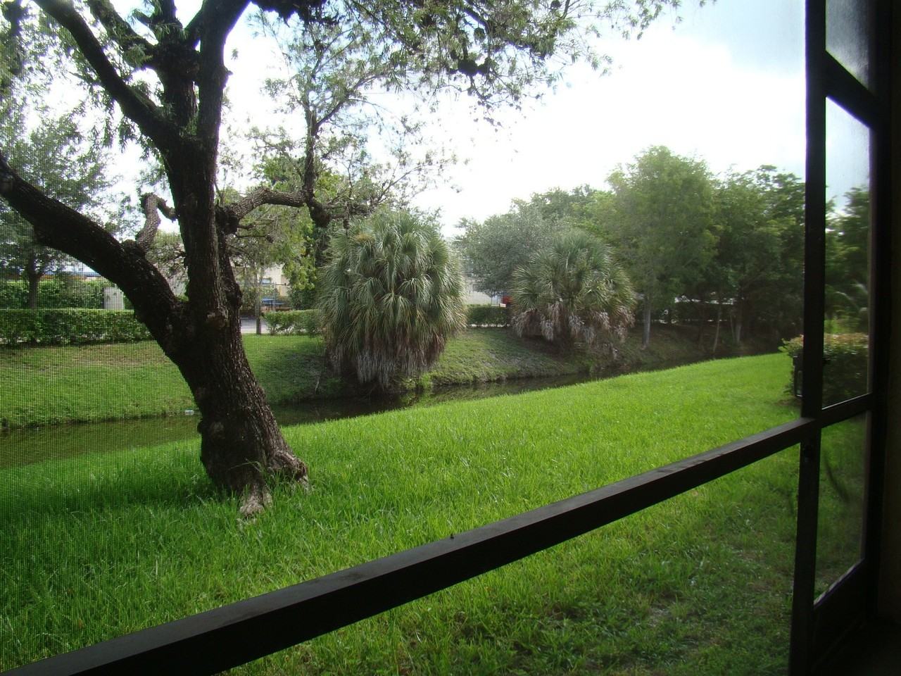 11559 Nw 45th St - Photo 6 of 9