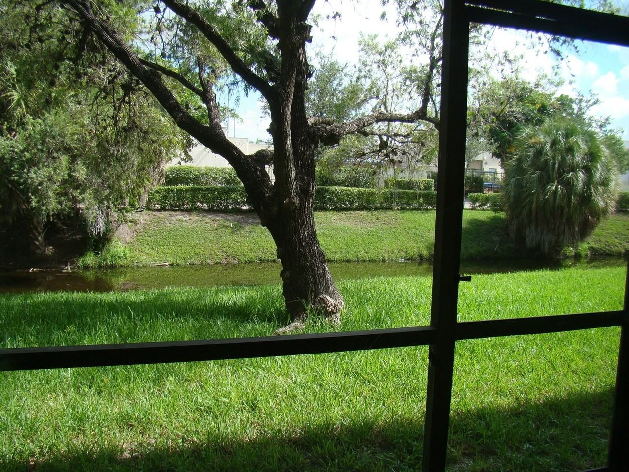 11559 Nw 45th St - Photo 7 of 9