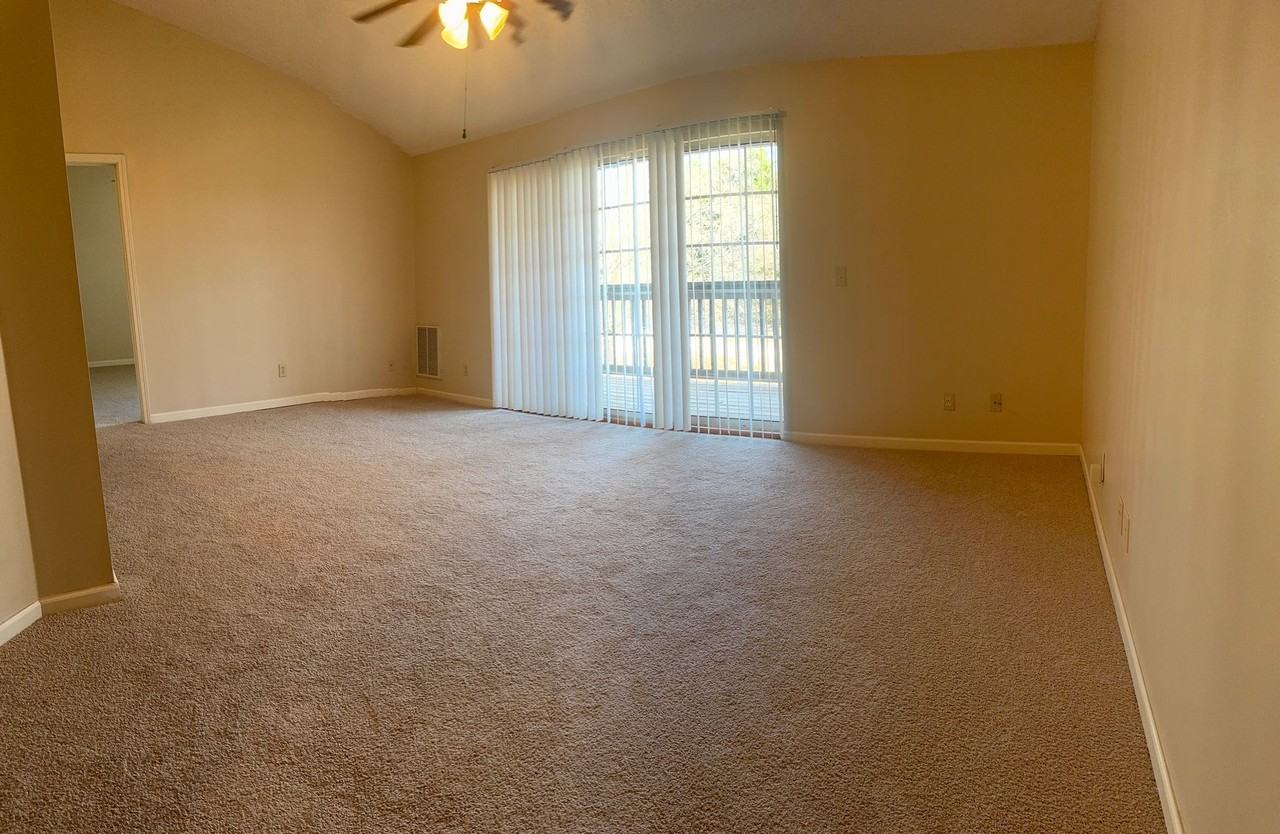 160 Wexford Dr #301 - Photo 7 of 32