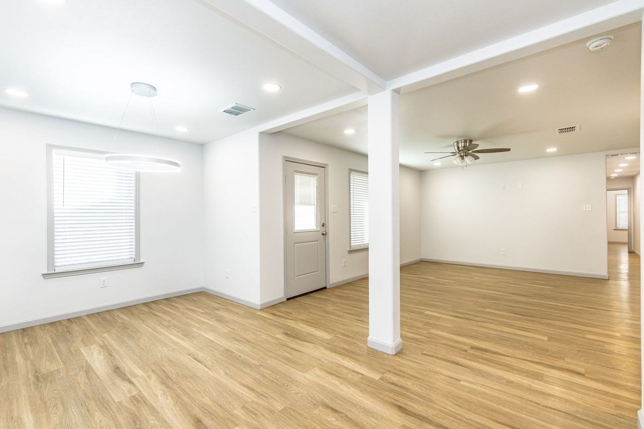1201 N Essex Ave - Photo 2 of 16