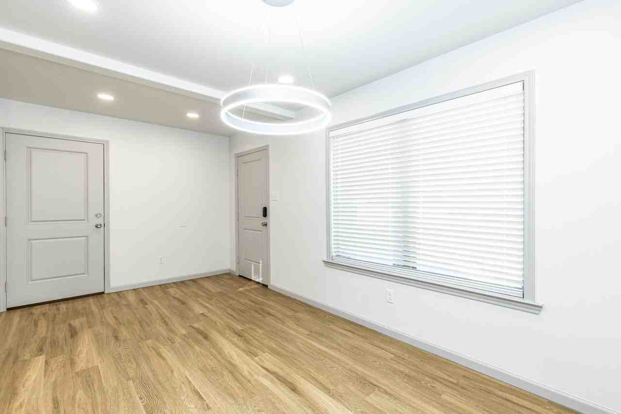1201 N Essex Ave - Photo 3 of 16