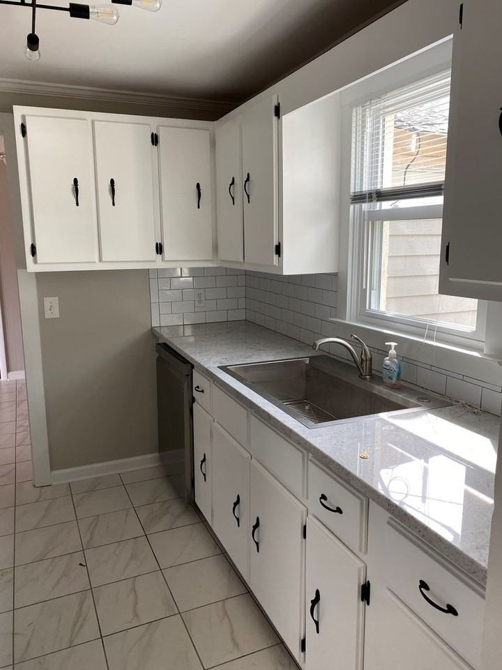 701 W Walnut St - Photo 7 of 18