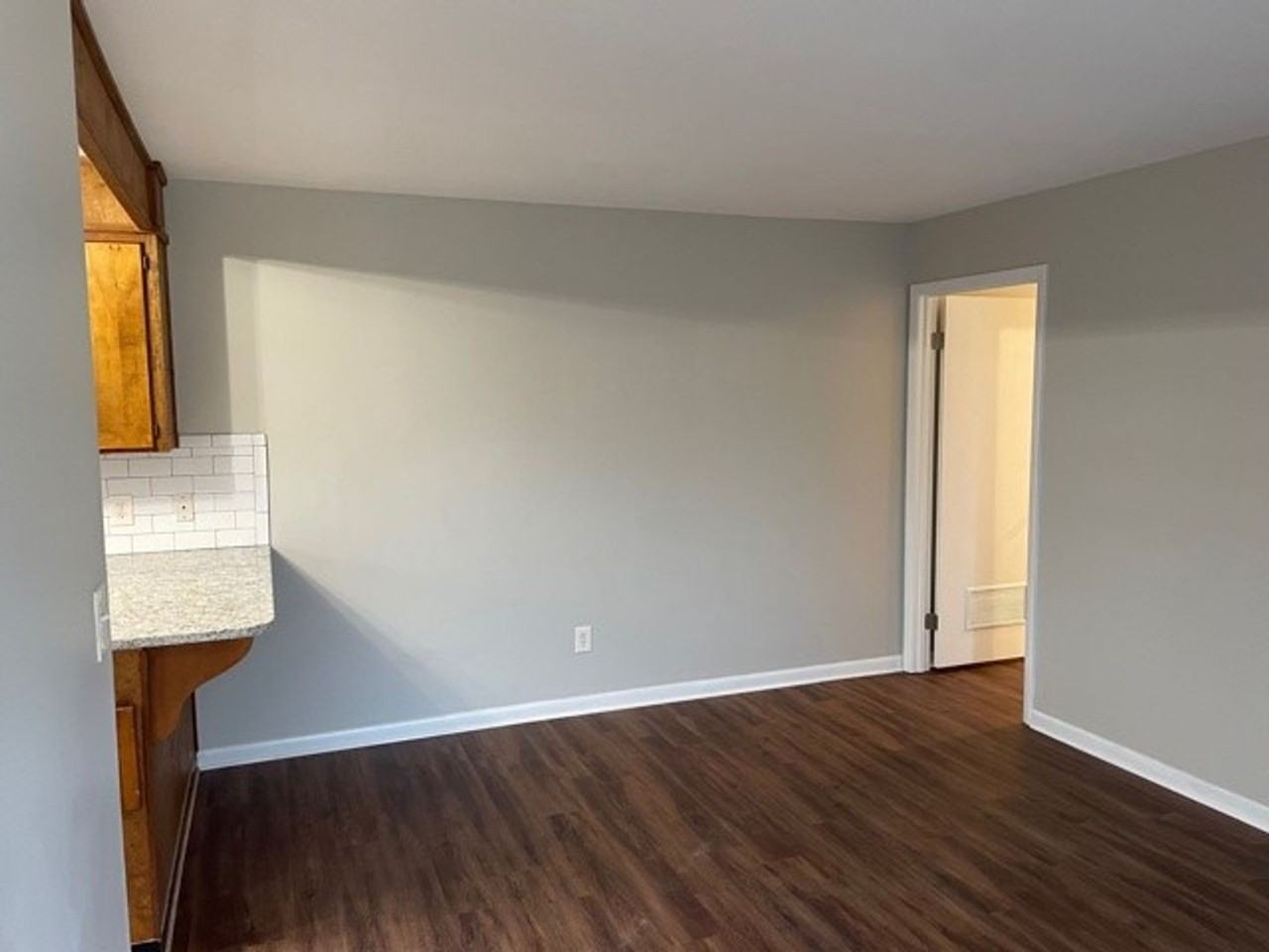 223 S Oak Ave - Photo 6 of 13