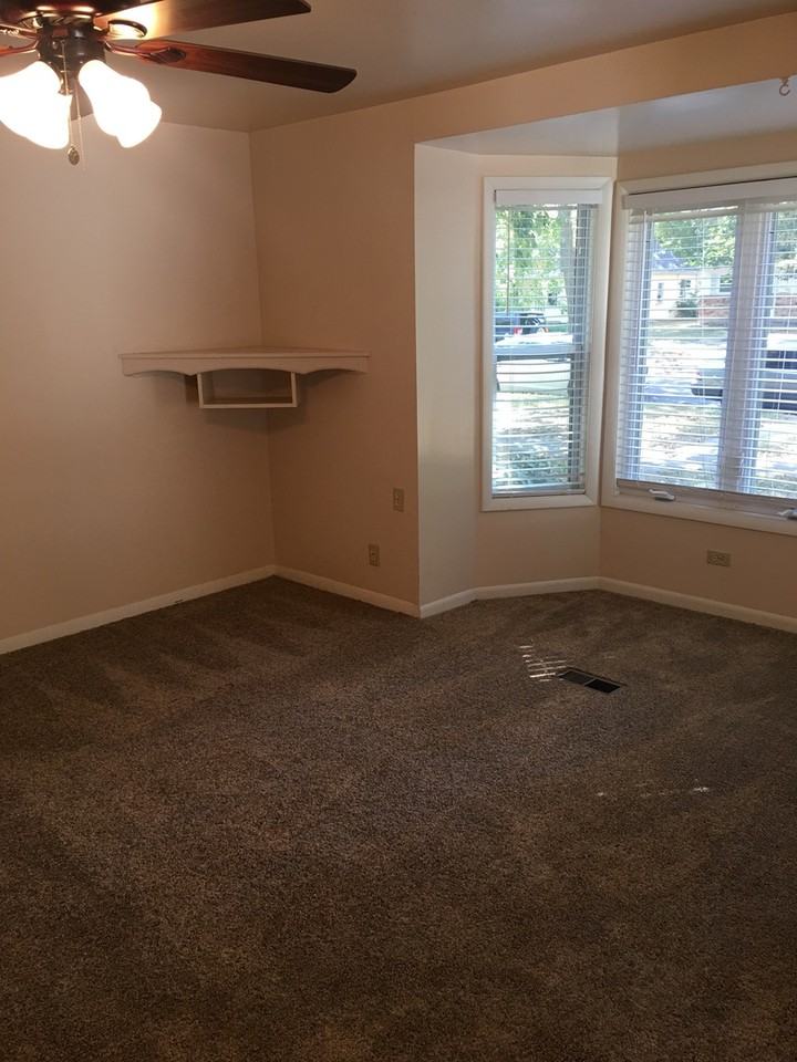 526 1/2 W 4th St - Photo 2 of 13