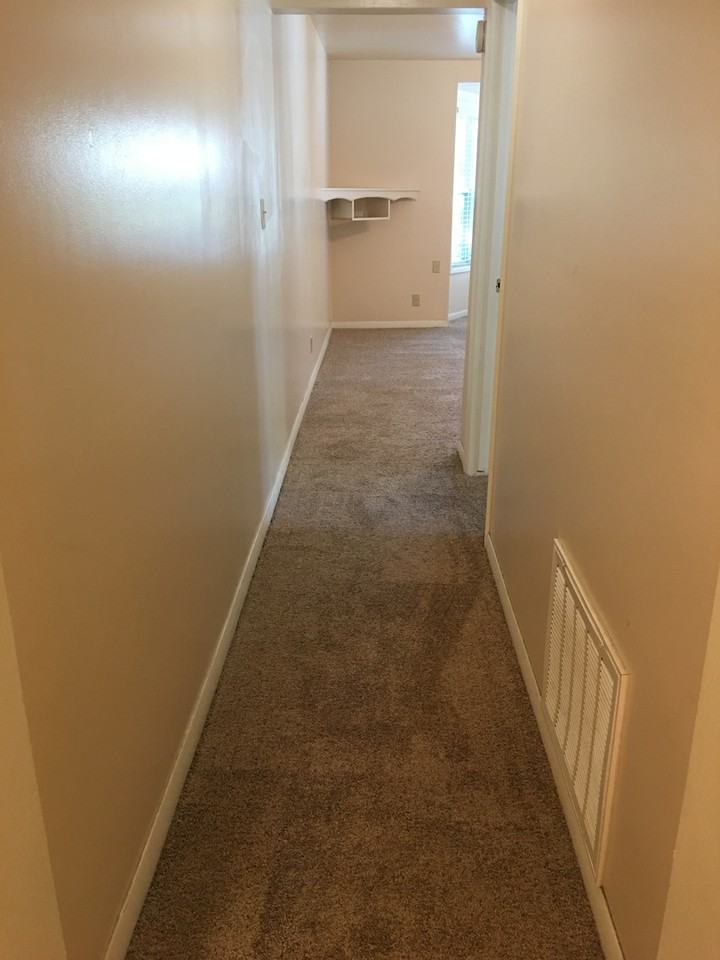 526 1/2 W 4th St - Photo 5 of 13