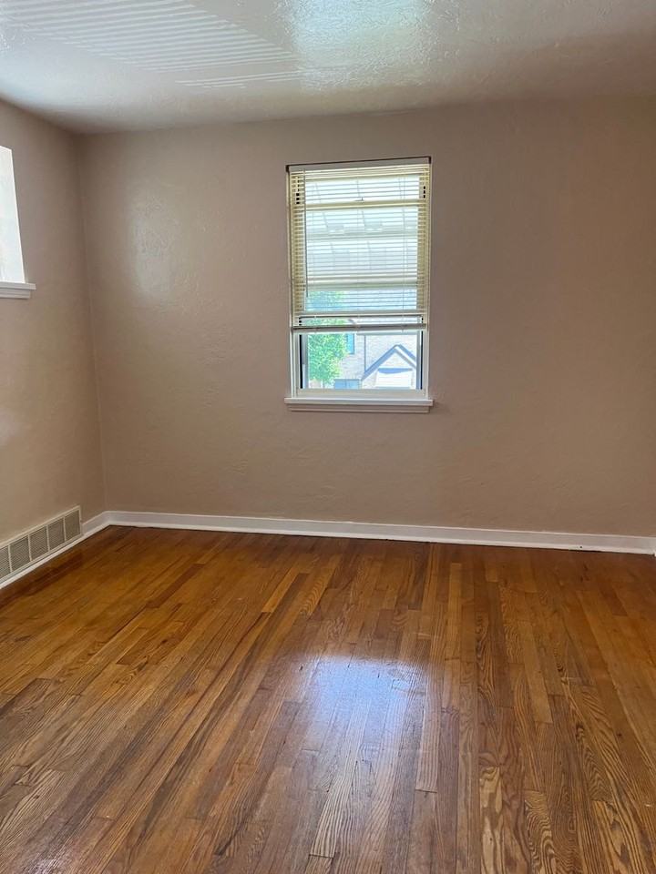 112 Bellanca Ave - Photo 7 of 19