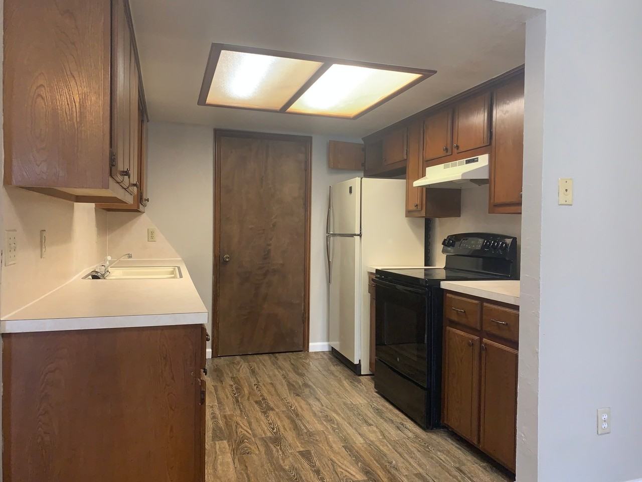 310 Town Park Rd - Photo 3 of 21