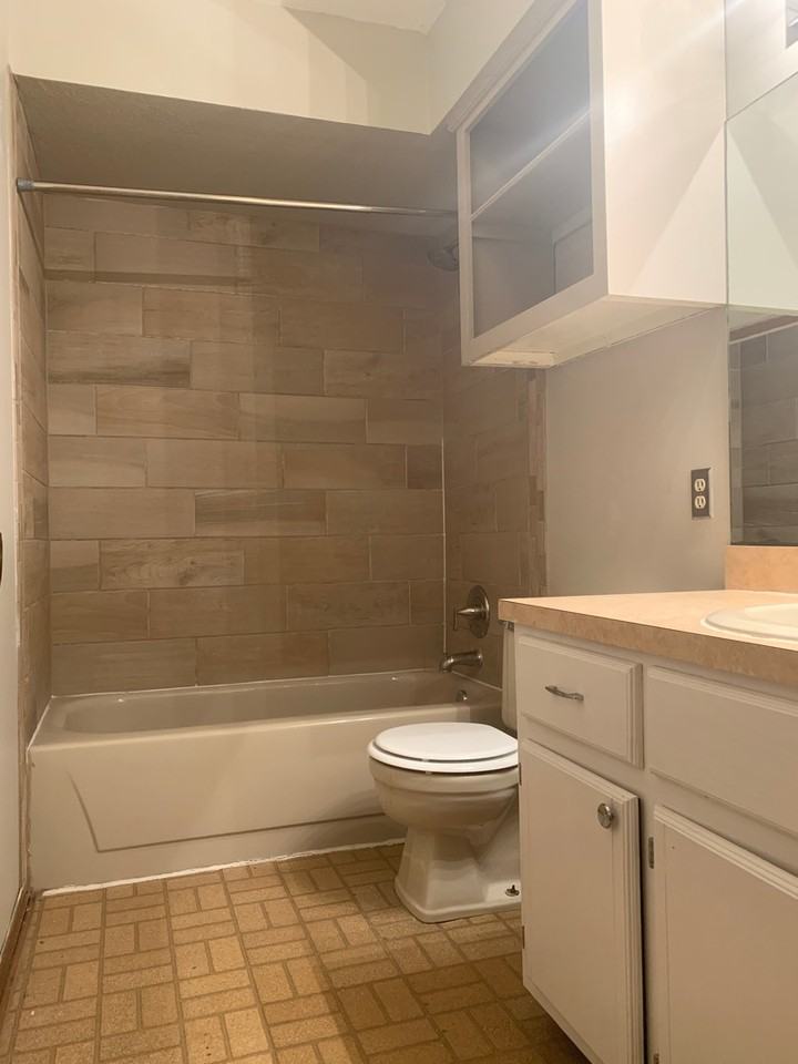 310 Town Park Rd - Photo 5 of 21