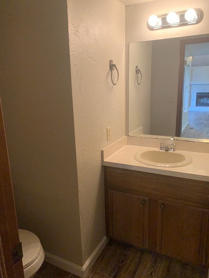 310 Town Park Rd - Photo 7 of 21