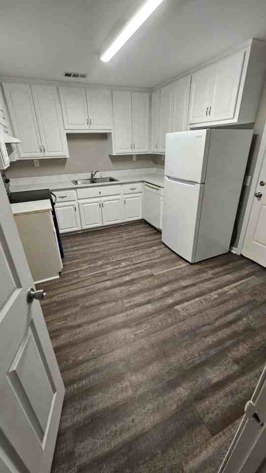 523A E Main St - Photo 2 of 9