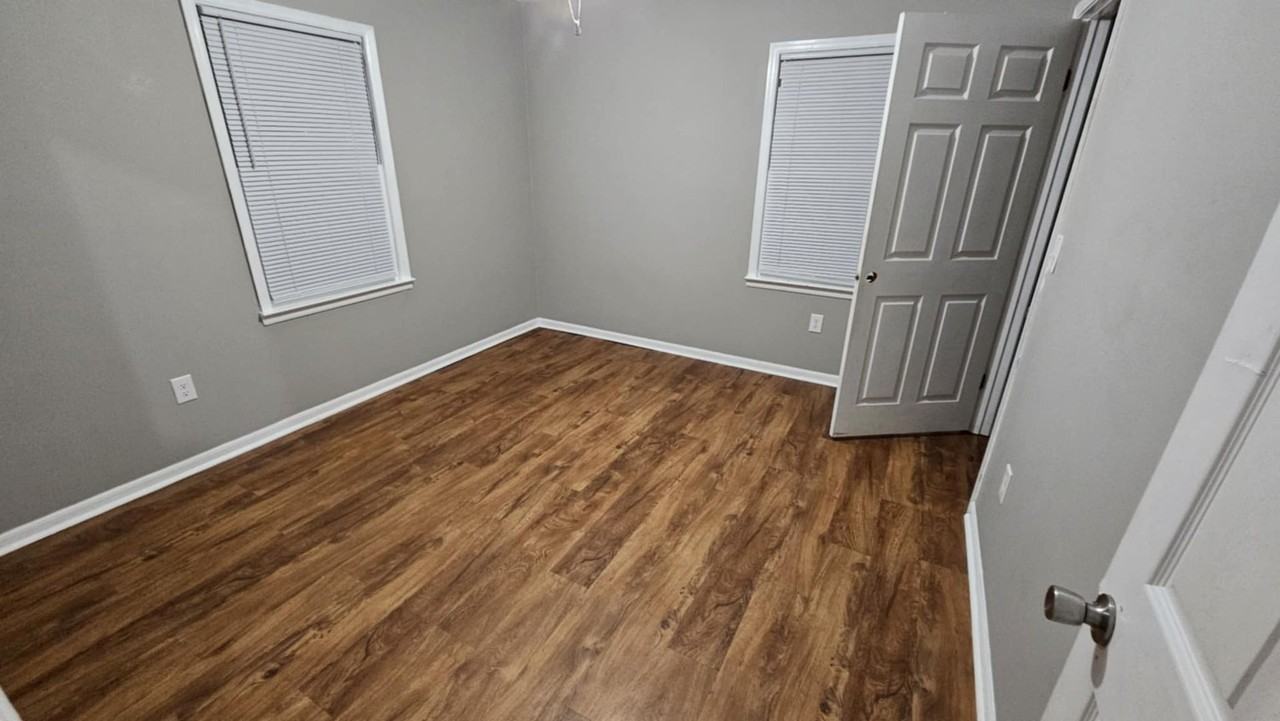 523A E Main St - Photo 3 of 9