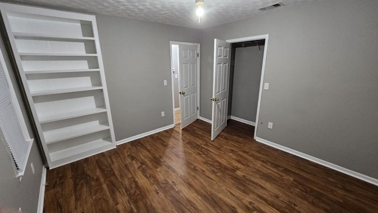 523A E Main St - Photo 4 of 9