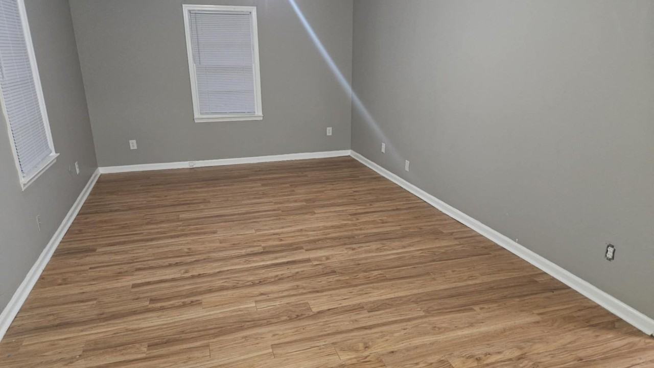 523A E Main St - Photo 7 of 9