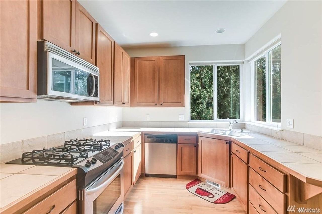 7892 148th Ct Ne - Photo 3 of 25