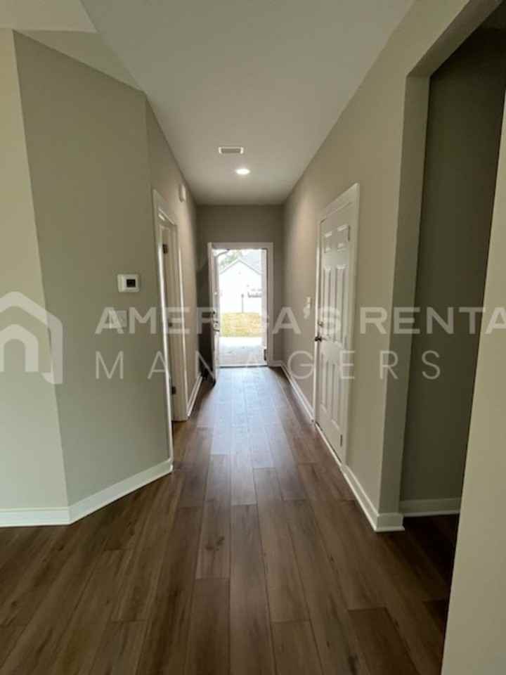 302 Kennesaw Ave - Photo 3 of 35