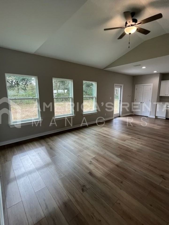 302 Kennesaw Ave - Photo 4 of 34