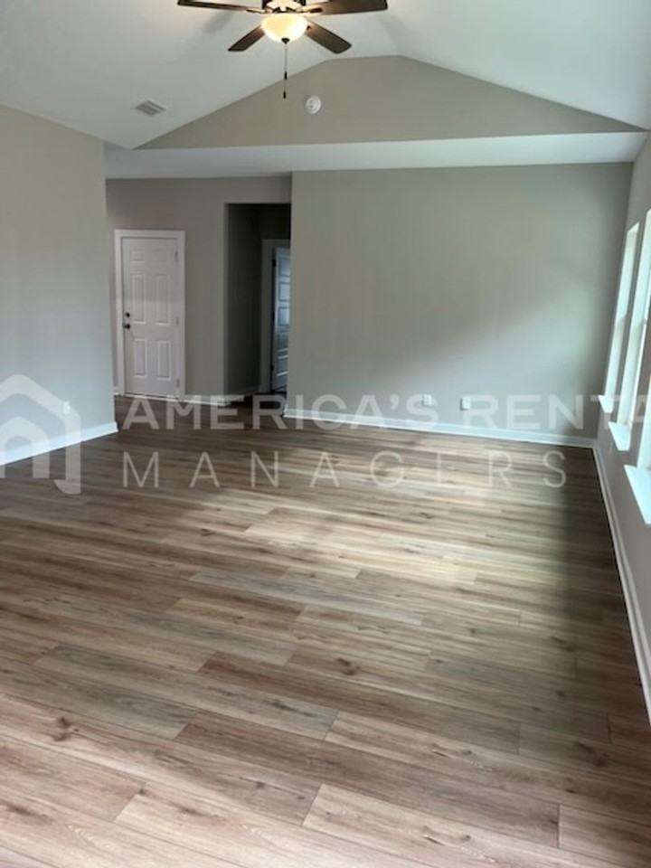 302 Kennesaw Ave - Photo 6 of 34