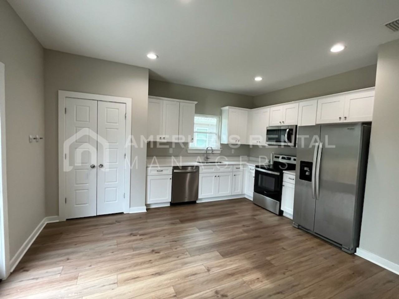 302 Kennesaw Ave - Photo 7 of 34