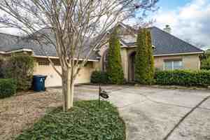 featured image of 154 Solamere Ln