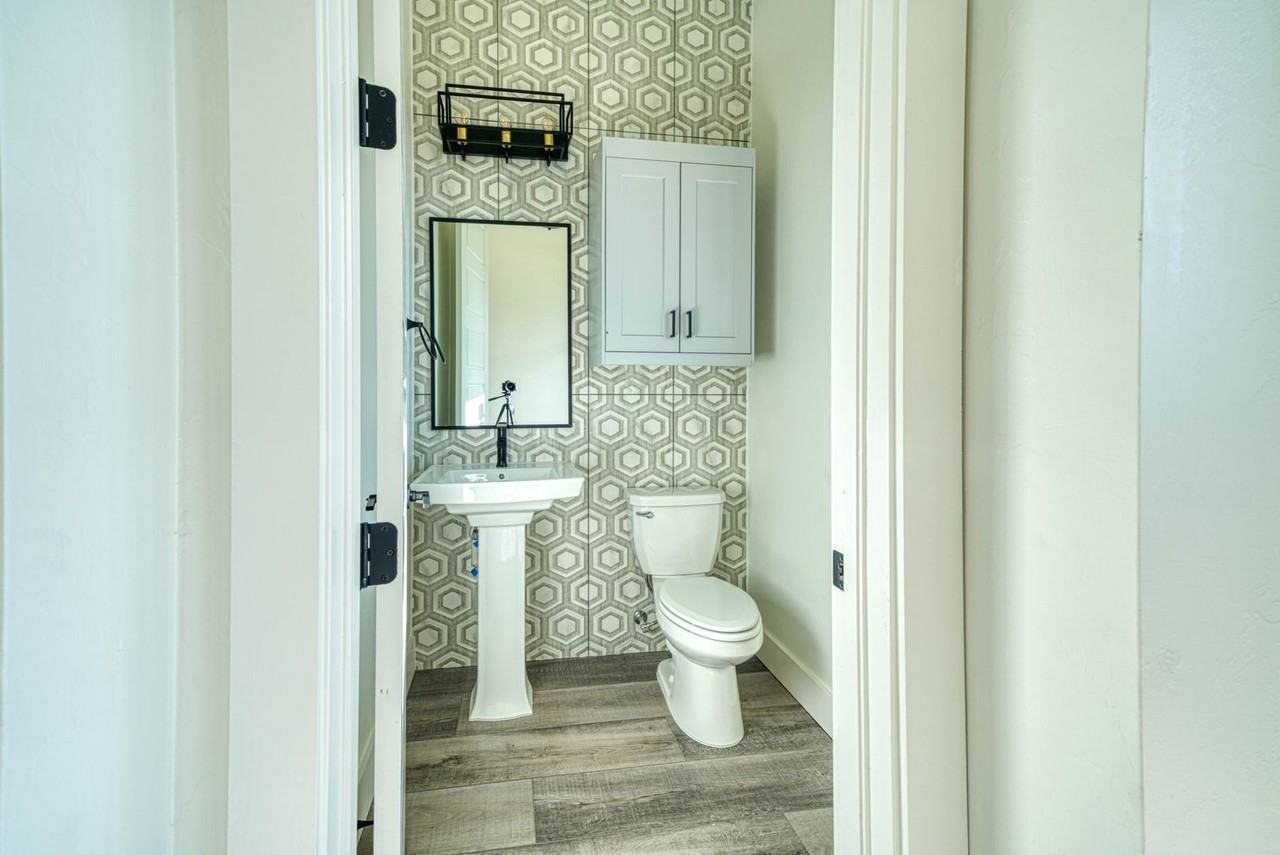 2526 Nw 129th St - Photo 3 of 24