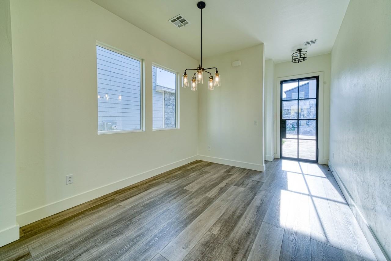 2526 Nw 129th St - Photo 5 of 24