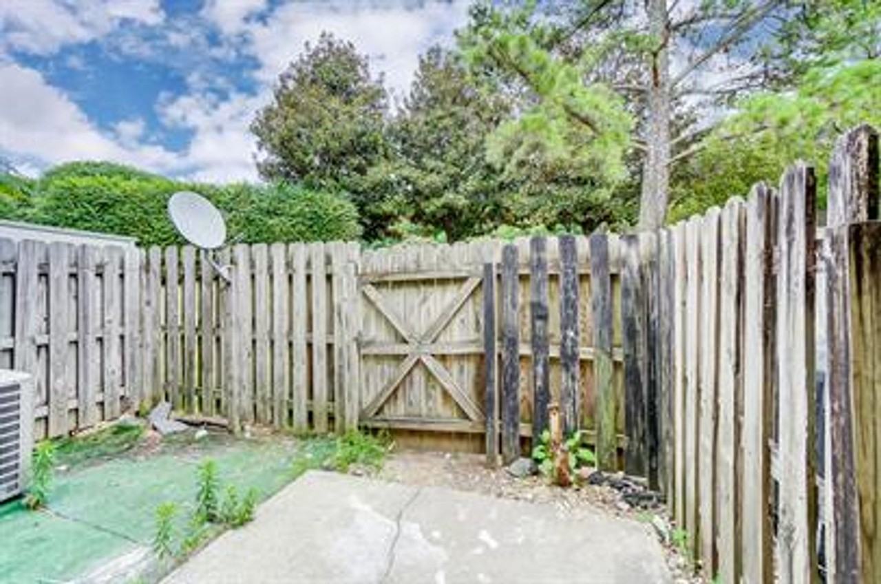 3821 Mosscroft Ln - Photo 2 of 34