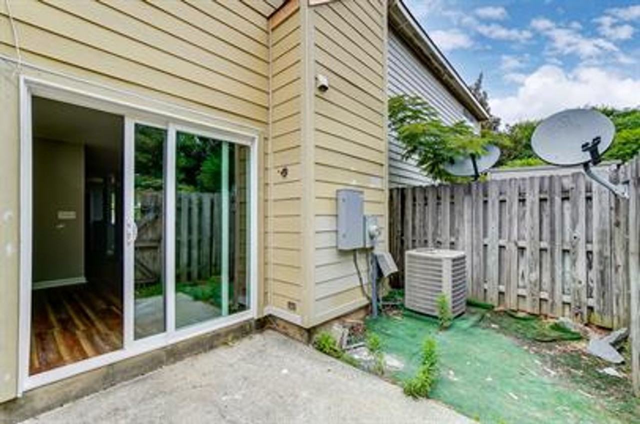 3821 Mosscroft Ln - Photo 3 of 34