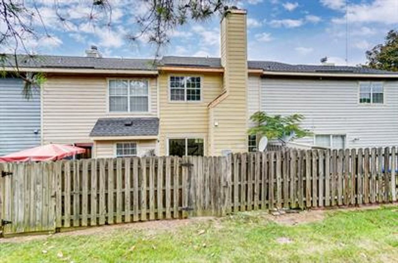 3821 Mosscroft Ln - Photo 5 of 34