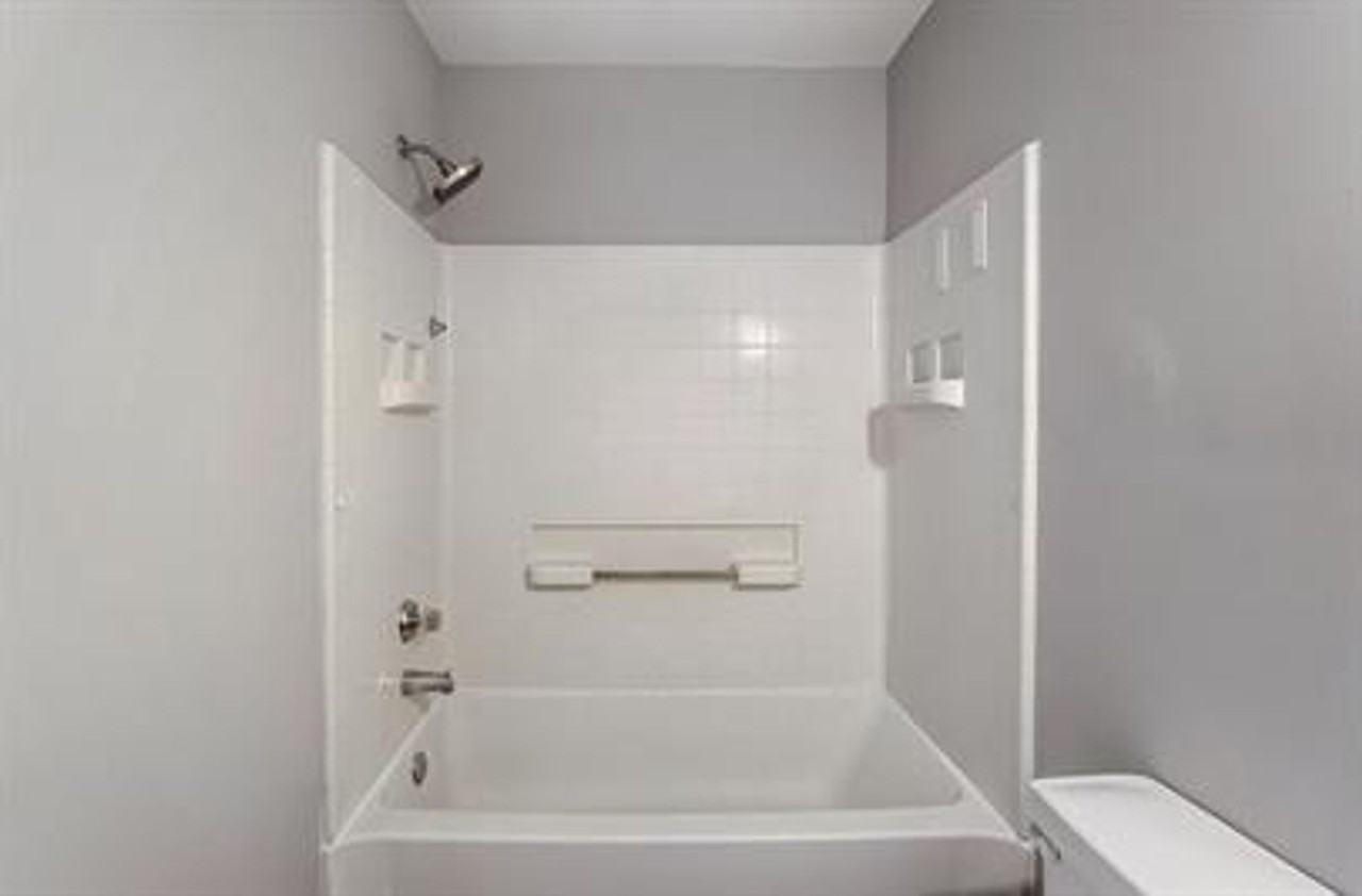 3821 Mosscroft Ln - Photo 6 of 34