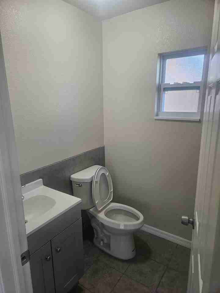 405 61st Ave E - Photo 5 of 12