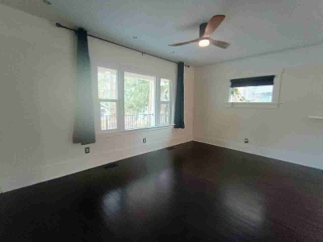 908 E 9th Ave - Photo 3 of 31