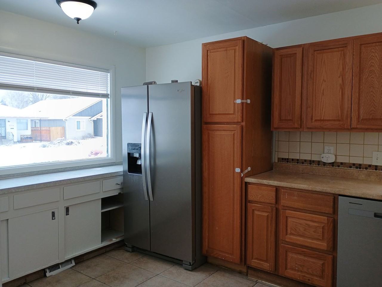 2727 N Lee St - Photo 2 of 34