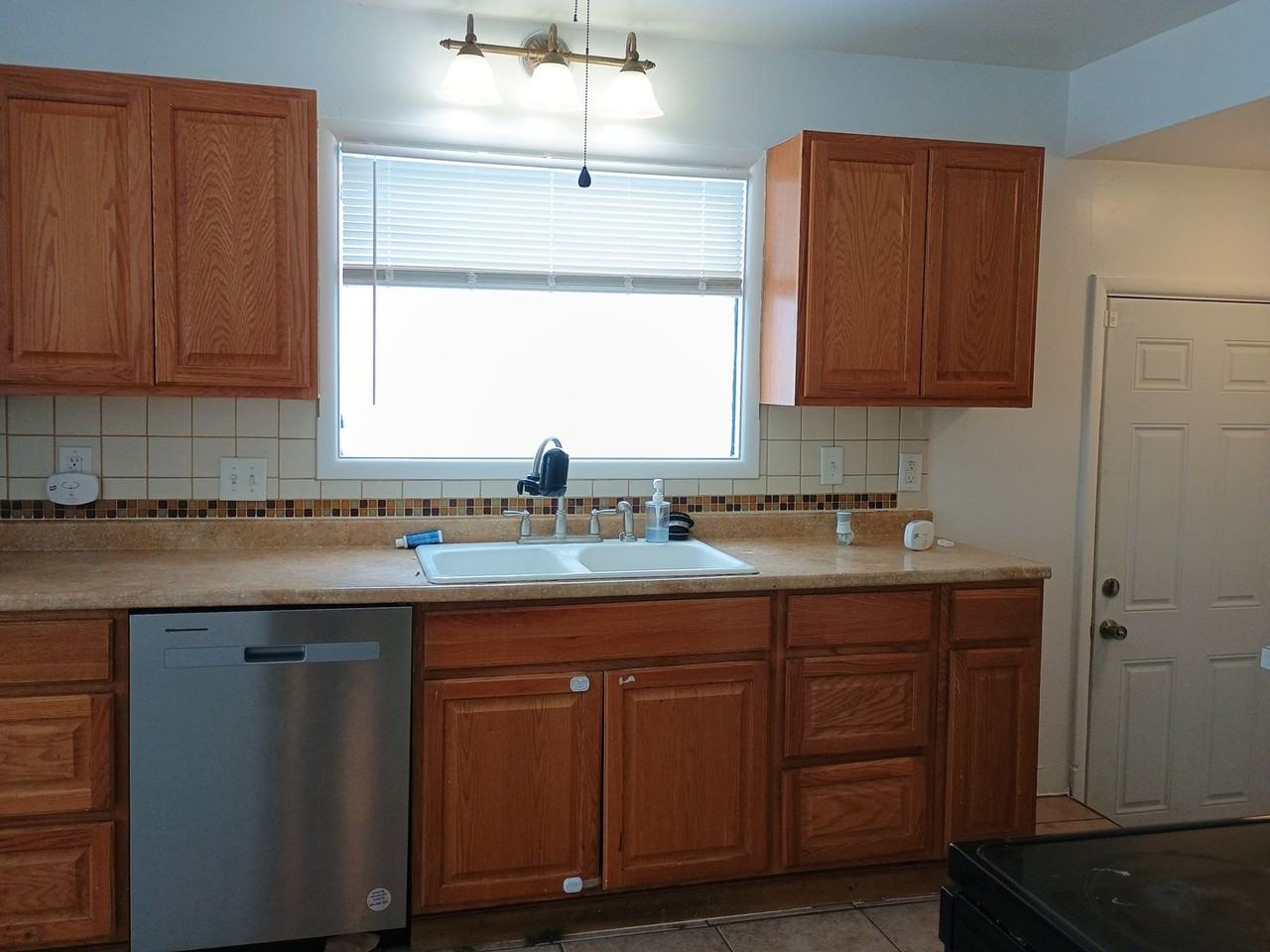 2727 N Lee St - Photo 3 of 34