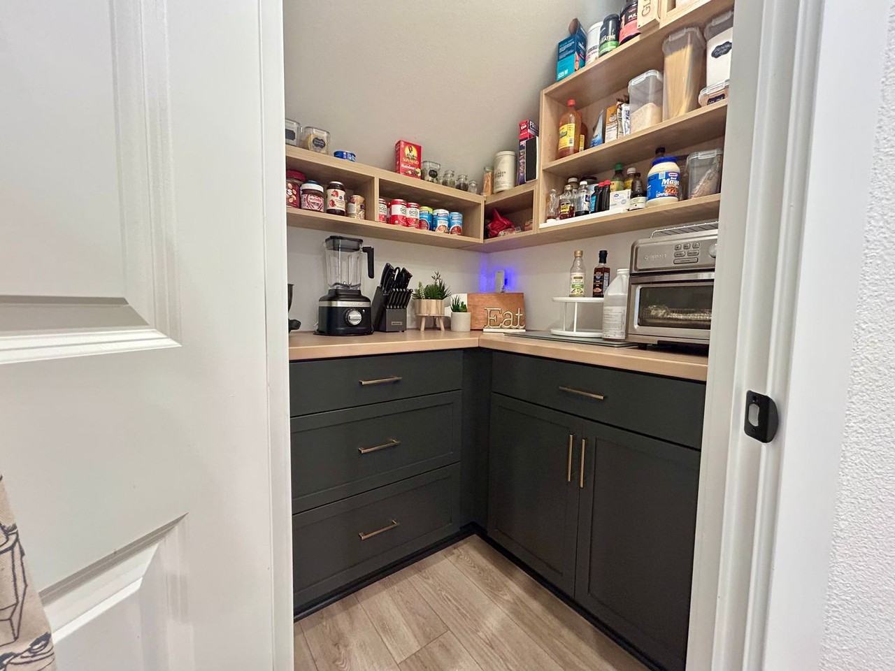 18200 Ne 47th Ave - Photo 5 of 23