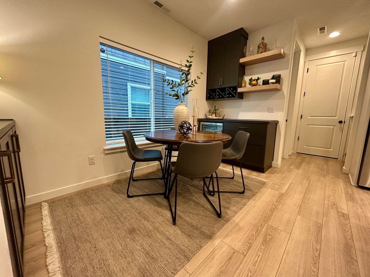 18200 Ne 47th Ave - Photo 7 of 23