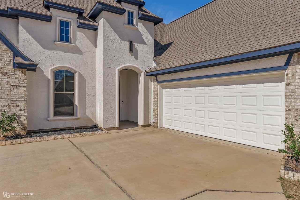 1141 Green Wood Cir - Photo 2 of 30