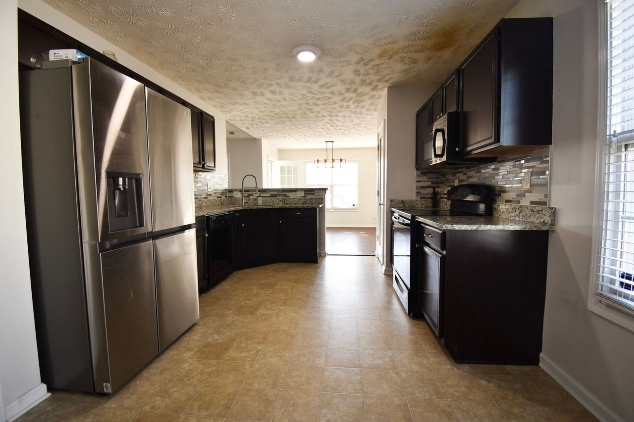 139 Scanner Ct - Photo 6 of 28