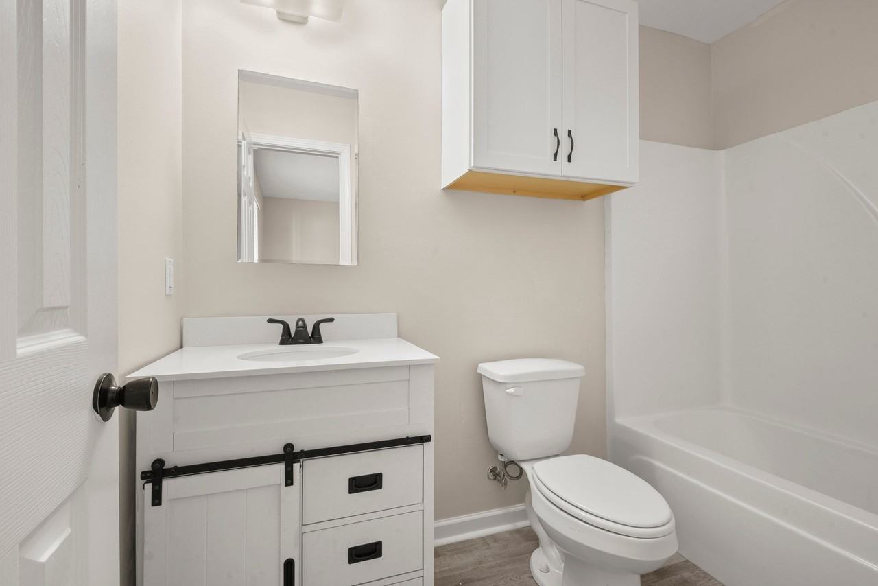 Cade's Lake - Photo 5 of 38