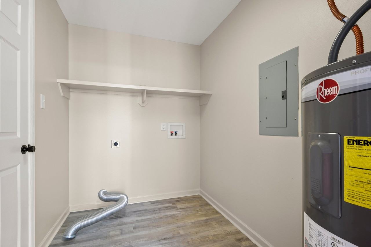 Cade's Lake - Photo 7 of 38