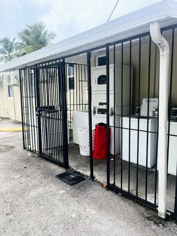 Court Palms Apartments LLC (251) - Photo 3 of 3