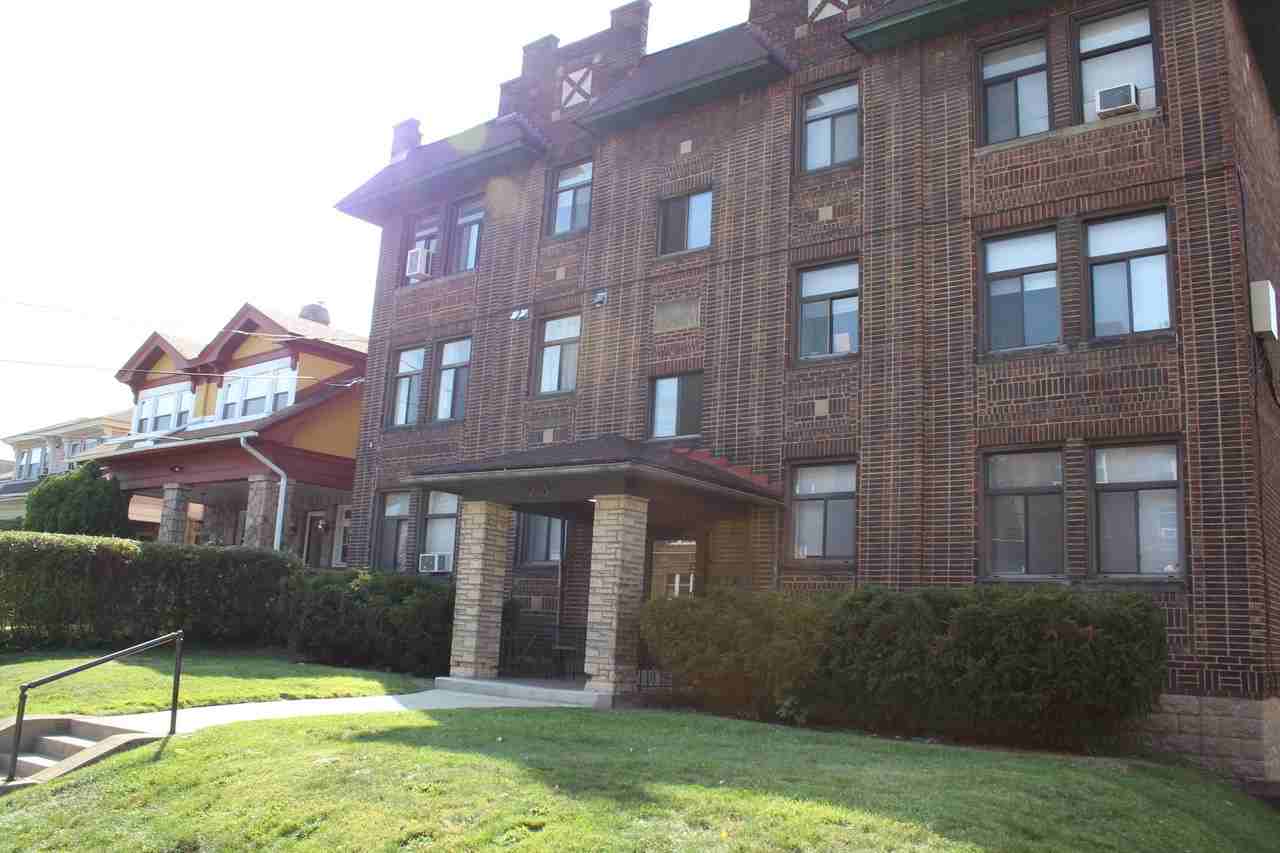 2130 Wightman - Photo 4 of 50