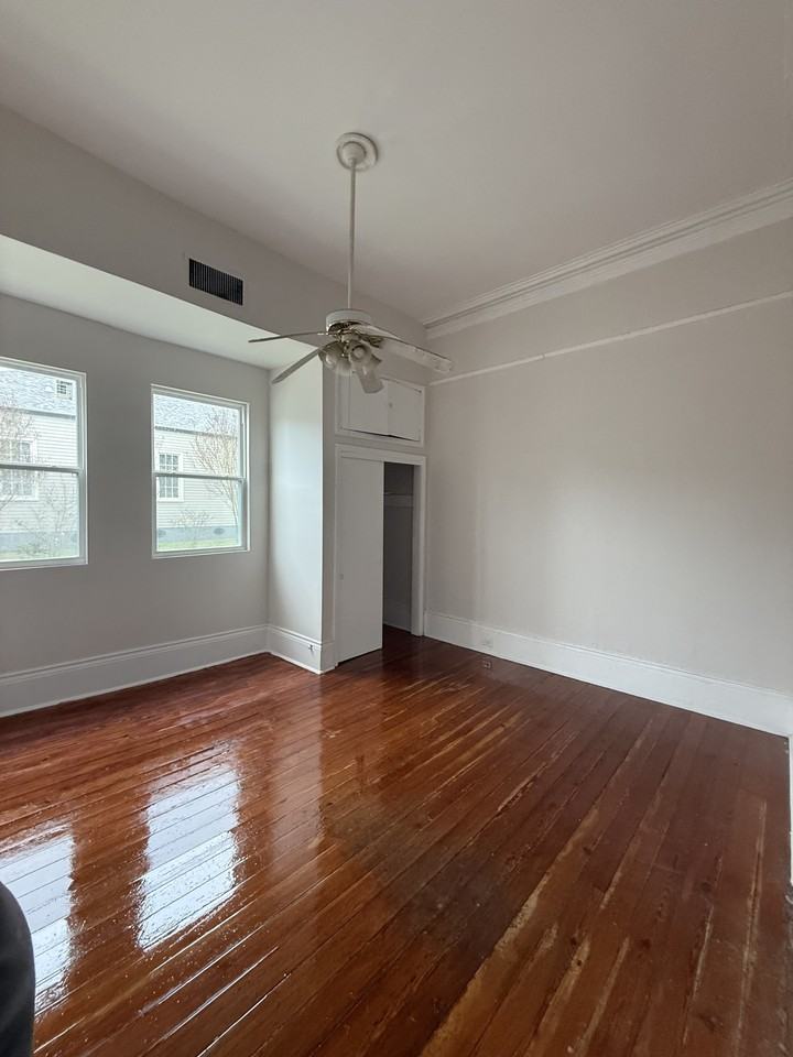 1202 Marengo - Photo 6 of 12